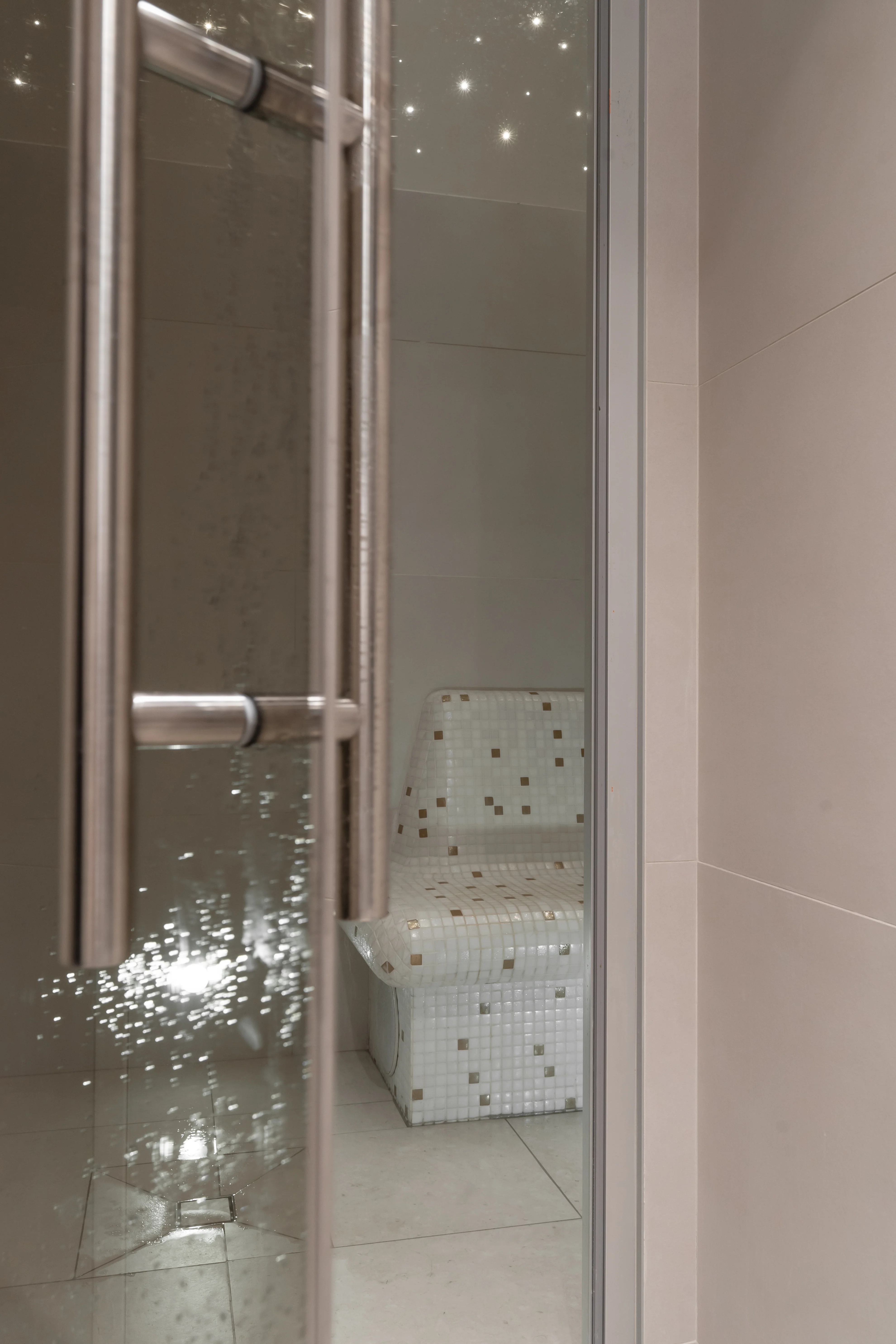 Spa Black Door Paris 8 - Rituel Glow & Relax 3H : Massage Signature 1H,  Soin Du Visage Bioeffect 1H et Accès au Spa 1H (1 Personne) - Image 12