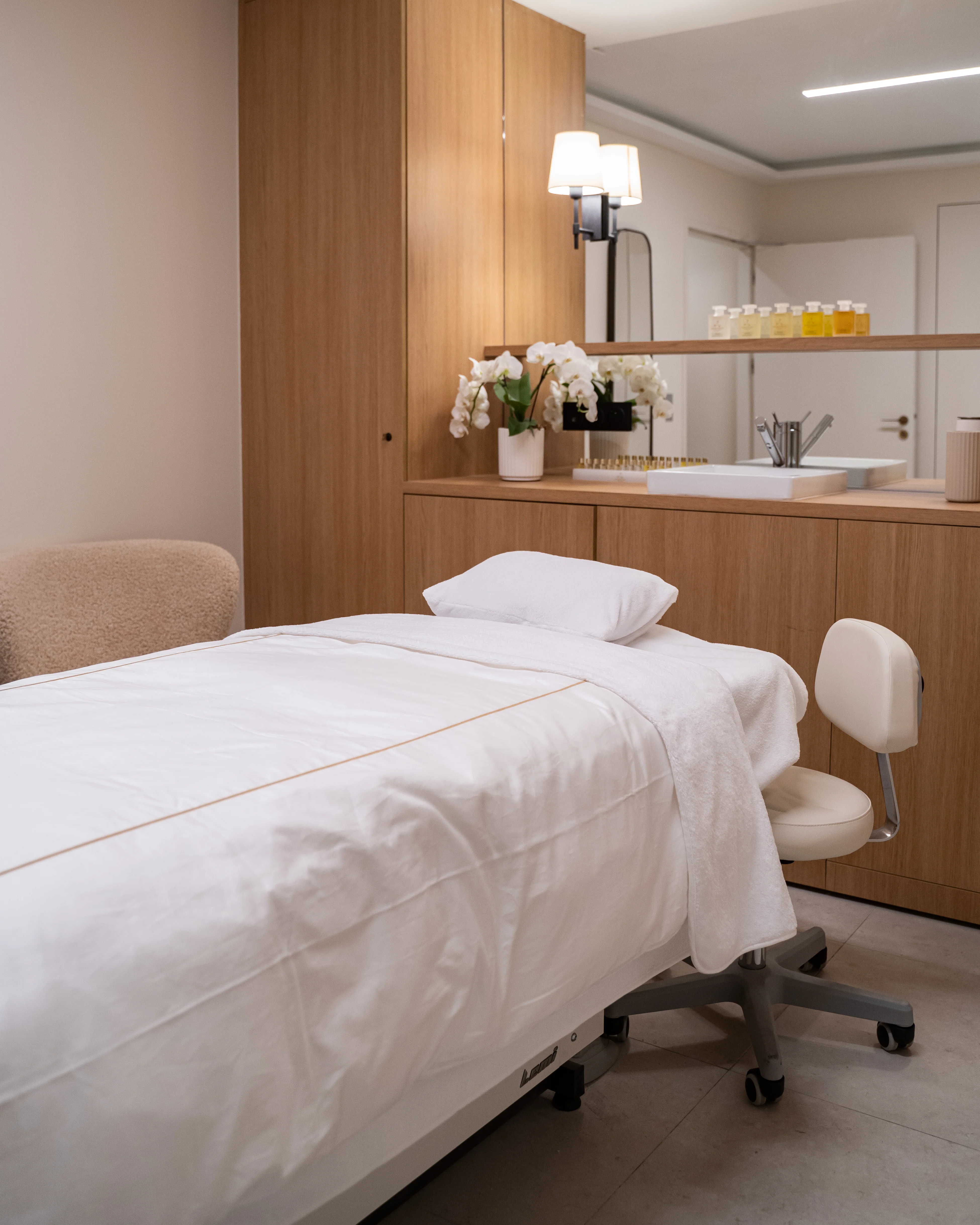 Spa Black Door Paris 8 - Rituel Glow & Relax 3H : Massage Signature 1H,  Soin Du Visage Bioeffect 1H et Accès au Spa 1H (1 Personne) - Image 25