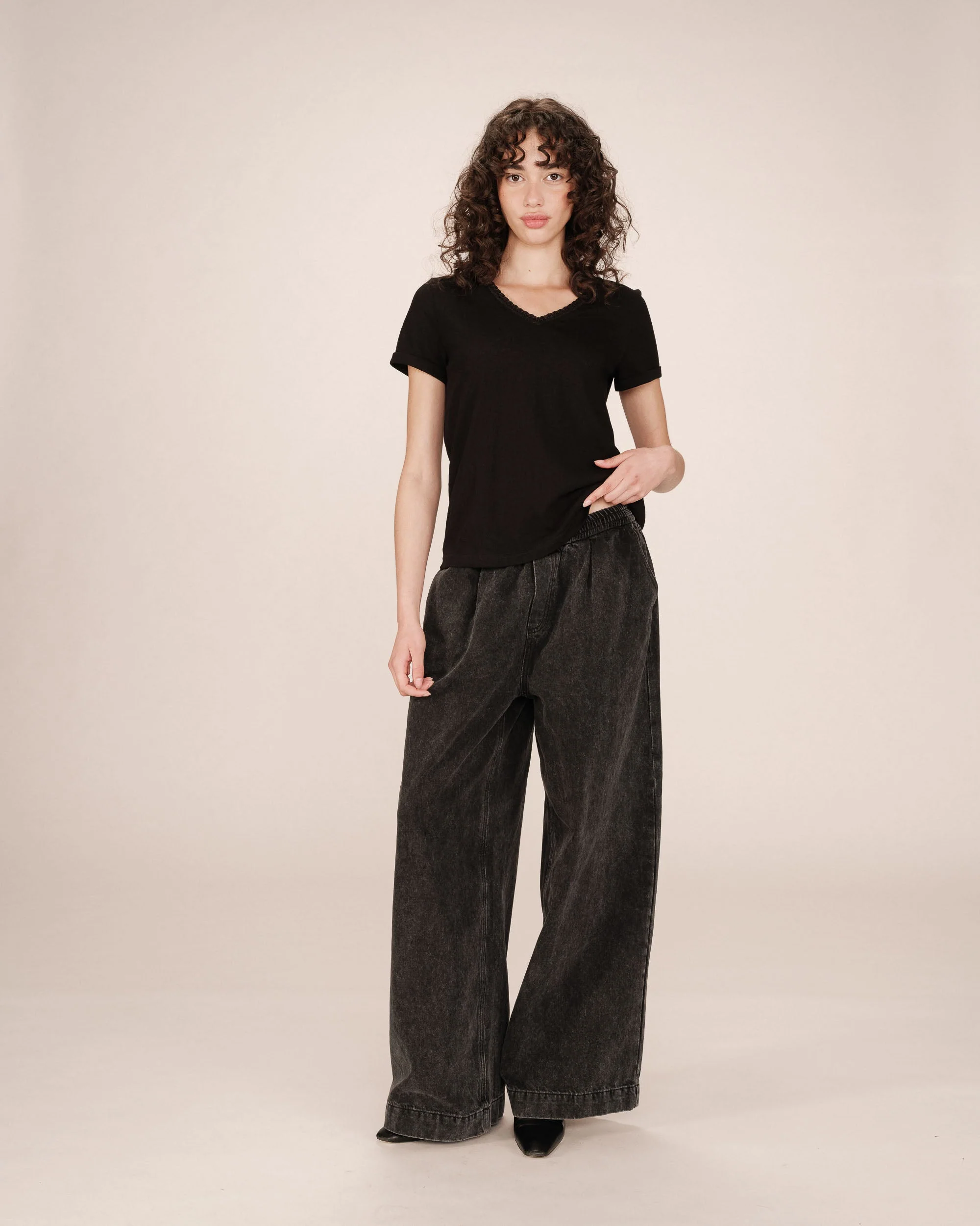 T-Shirt Col V Noir Space - Image 3