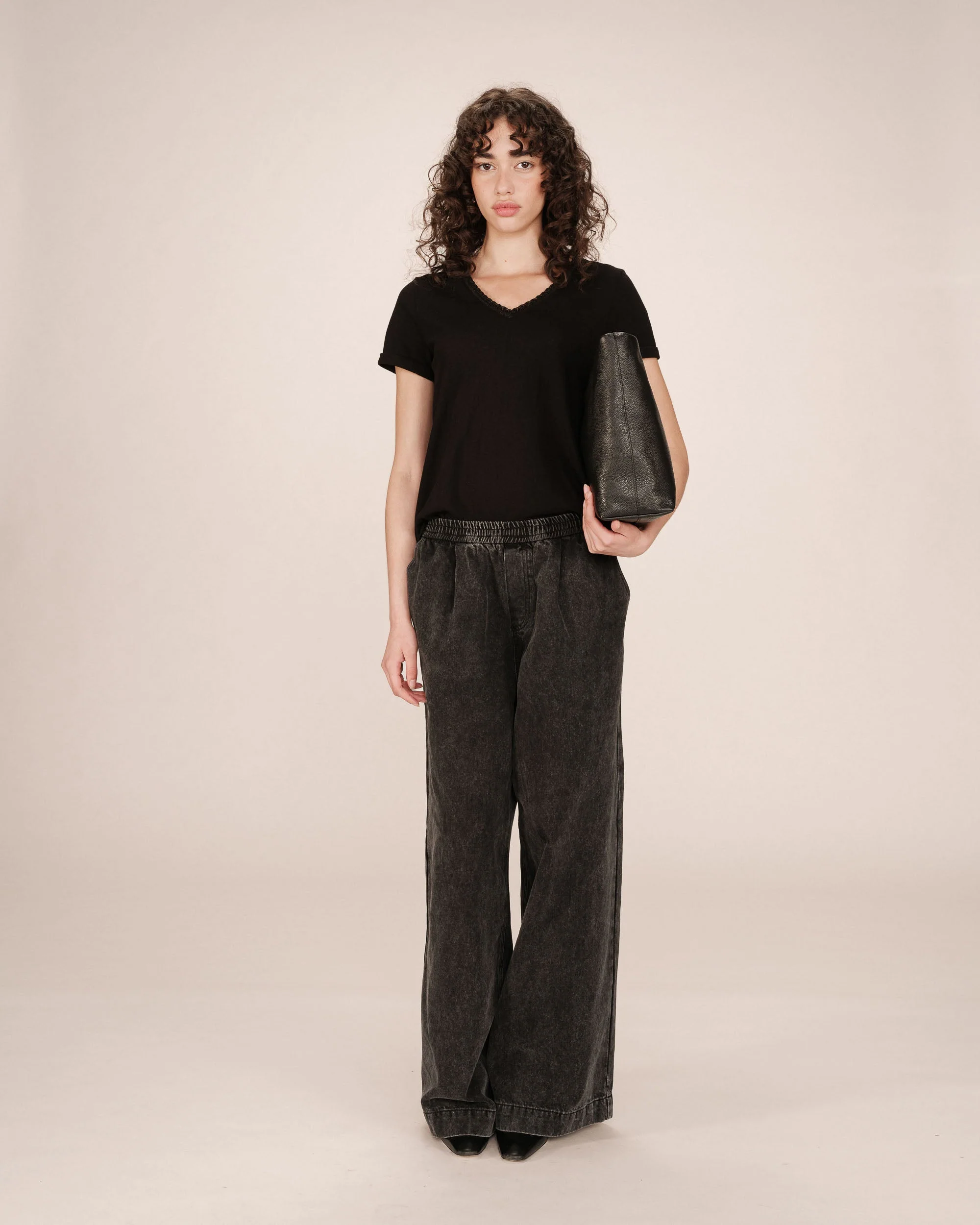 T-Shirt Col V Noir Space - Image 4