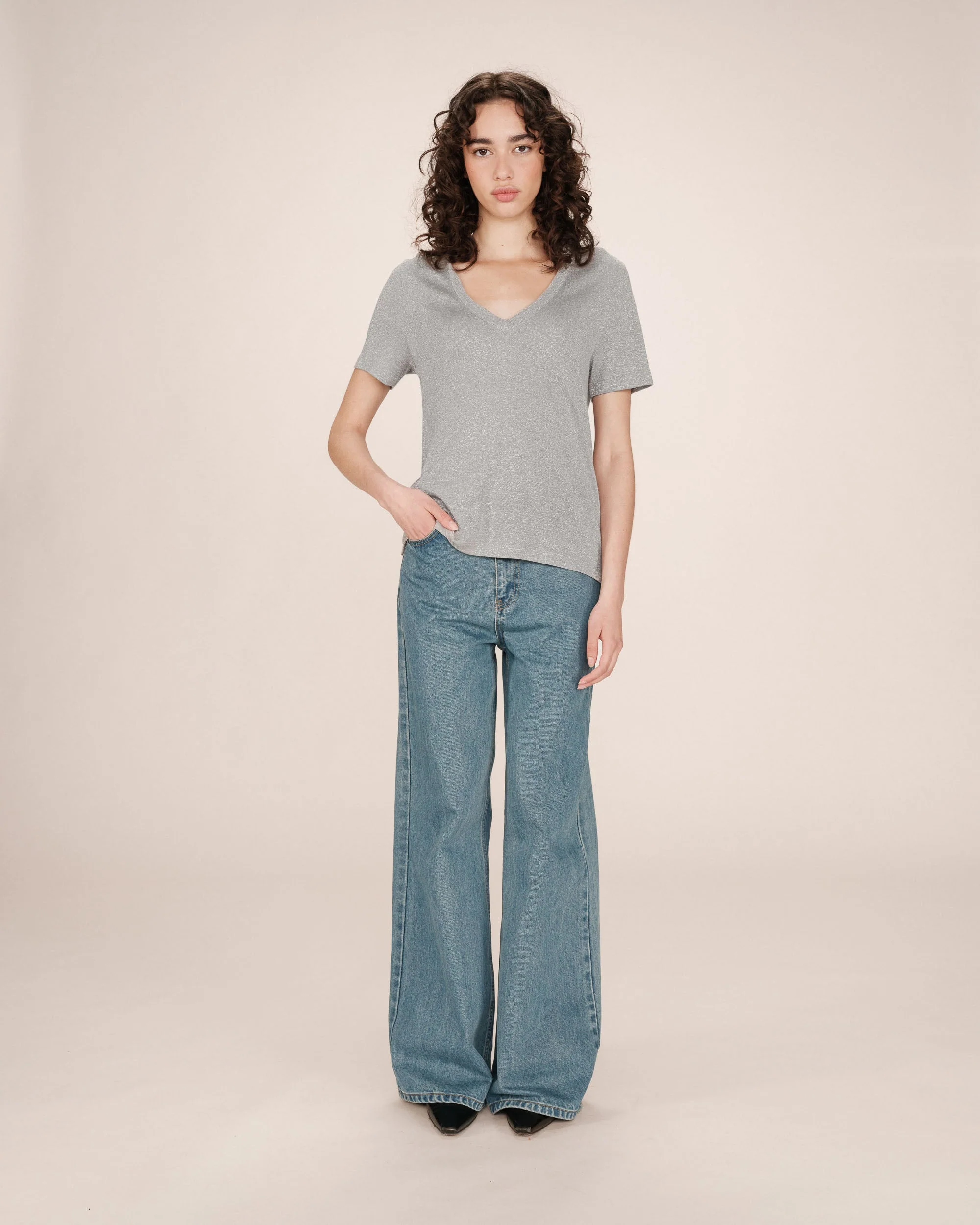 T-Shirt Col V Gris Stardust - Image 3
