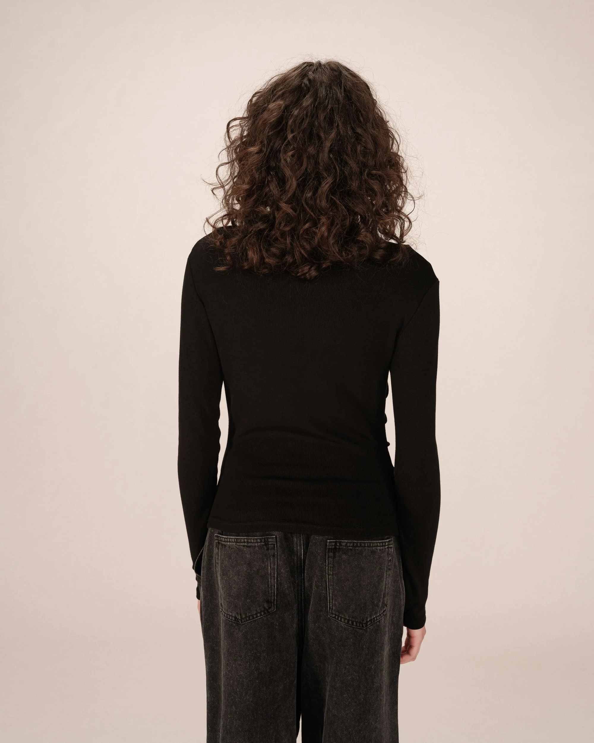 Top Drape Asymetrique Noir Sioux - Image 5