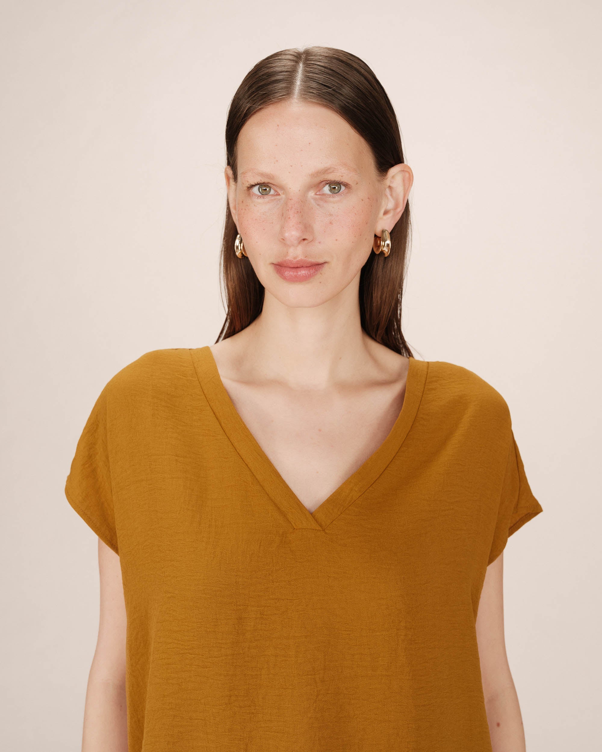 Top Fluide Encolure V Ocre Season - Image 2