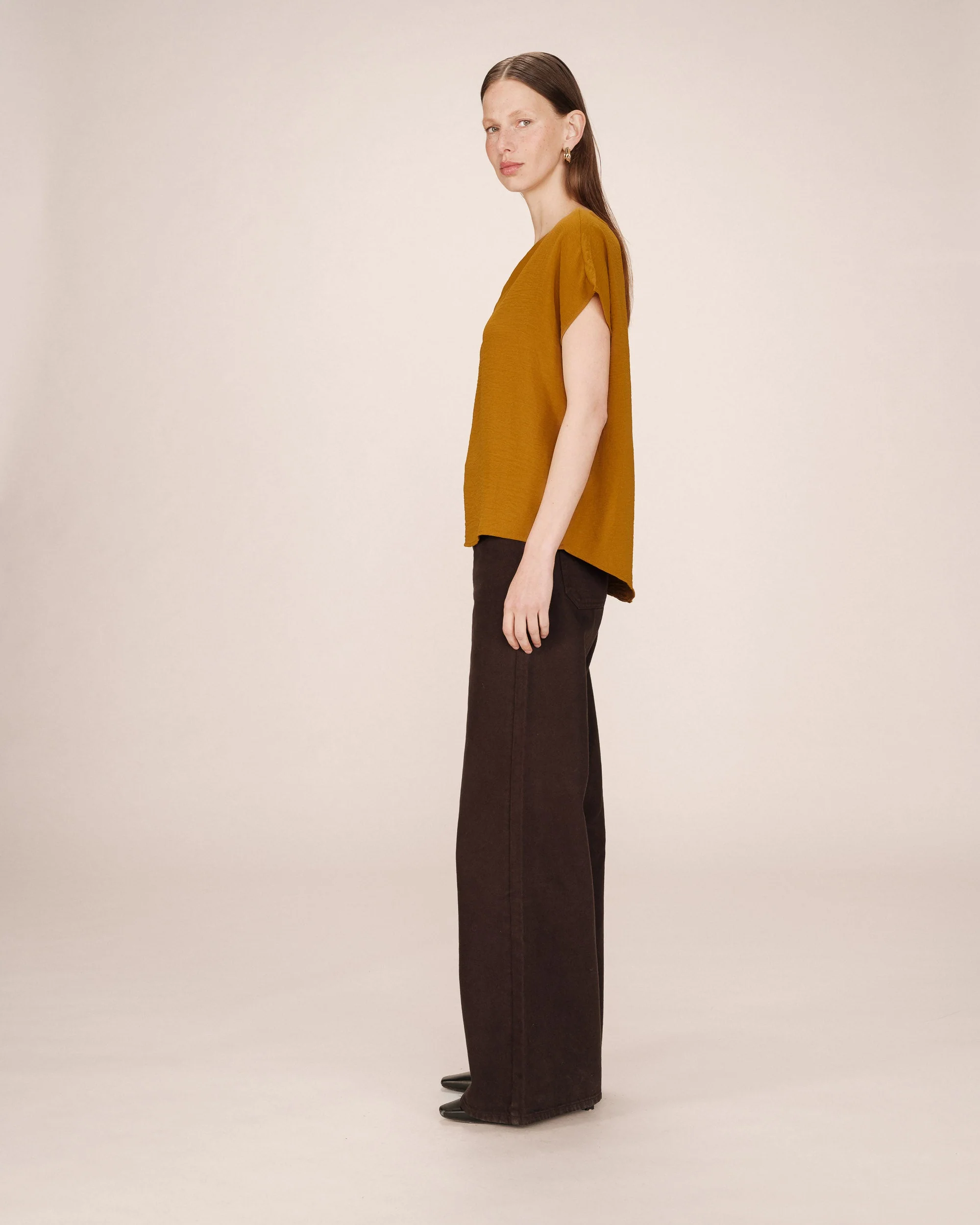 Top Fluide Encolure V Ocre Season - Image 4